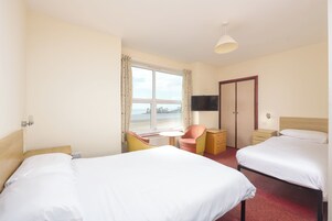 三人房, 海景 | 办公桌、熨斗/熨板、免费 WiFi、床单