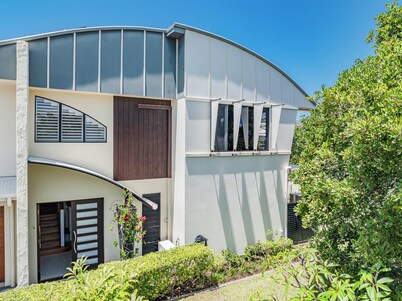 Your Ultimate Beachside Escape in the Heart of Casuarina!