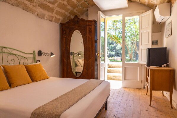 9 camere, Wi-Fi, lenzuola