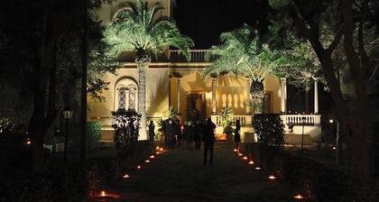 Vintage villa with swimming pool surrounded by the park of 4 hectares 5 minutes walk sea