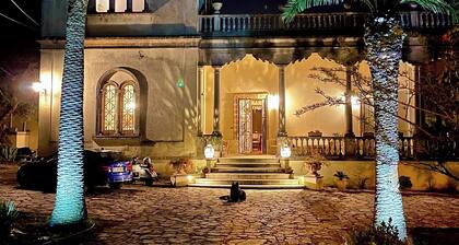 Vintage villa with swimming pool surrounded by the park of 4 hectares 5 minutes walk sea