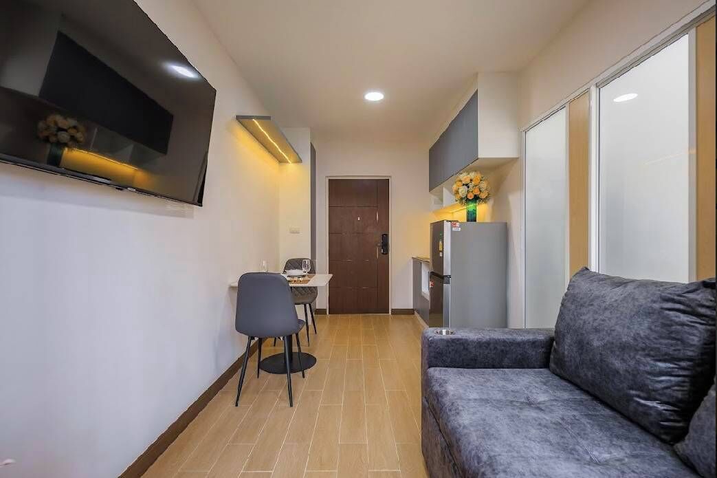 Studio, City View | Living area | Smart TV