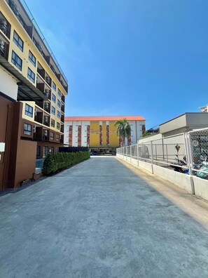 Exterior - Raspberry Mansion (Bang Sao Thong)