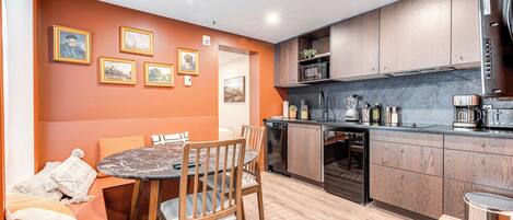 Leilighet – deluxe, terrasse | Eget kjøkken