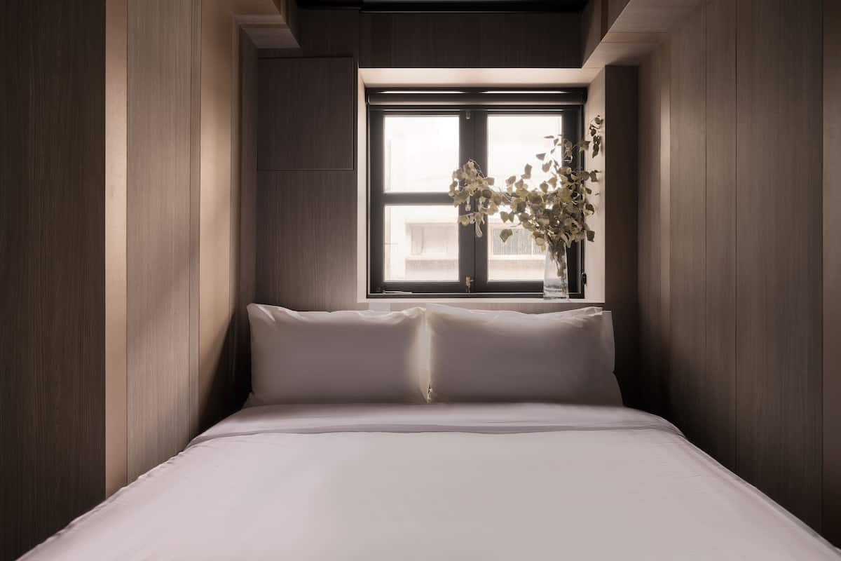 Family Room with 1 Single Bed + 1 Queen Bed | Desk, soundproofing, free WiFi, bed sheets