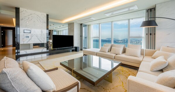 Pent Royal House (Haeundae Beach View) | Beach/ocean view - LCT Residence Y Collection (Busan)