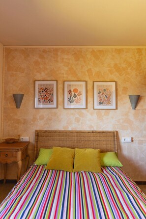 3 chambres, fer et planche à repasser, Wi-Fi, literie fournie