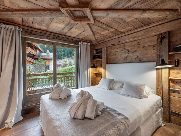 4 bedrooms, free WiFi, bed sheets