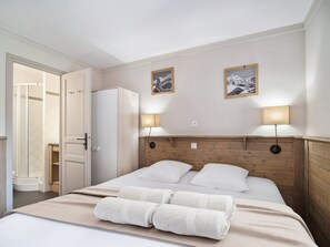 3 室のベッドルーム、WiFi (無料)