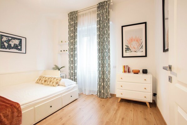 3 bedrooms, iron/ironing board, travel cot, WiFi - Monteverde Prestige (Roma)