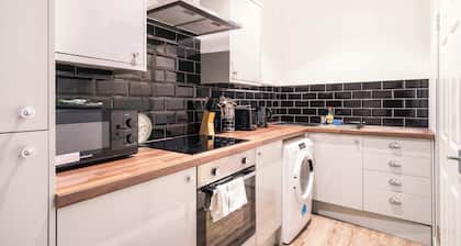 Spacious 1 Bed Central Blackburn Apartment
