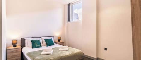 1 chambre, bureau, fer et planche à repasser, Wi-Fi