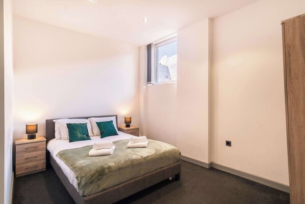 1 chambre, bureau, fer et planche à repasser, Wi-Fi