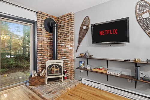 Mt Snow Retreat | Walk to brewery