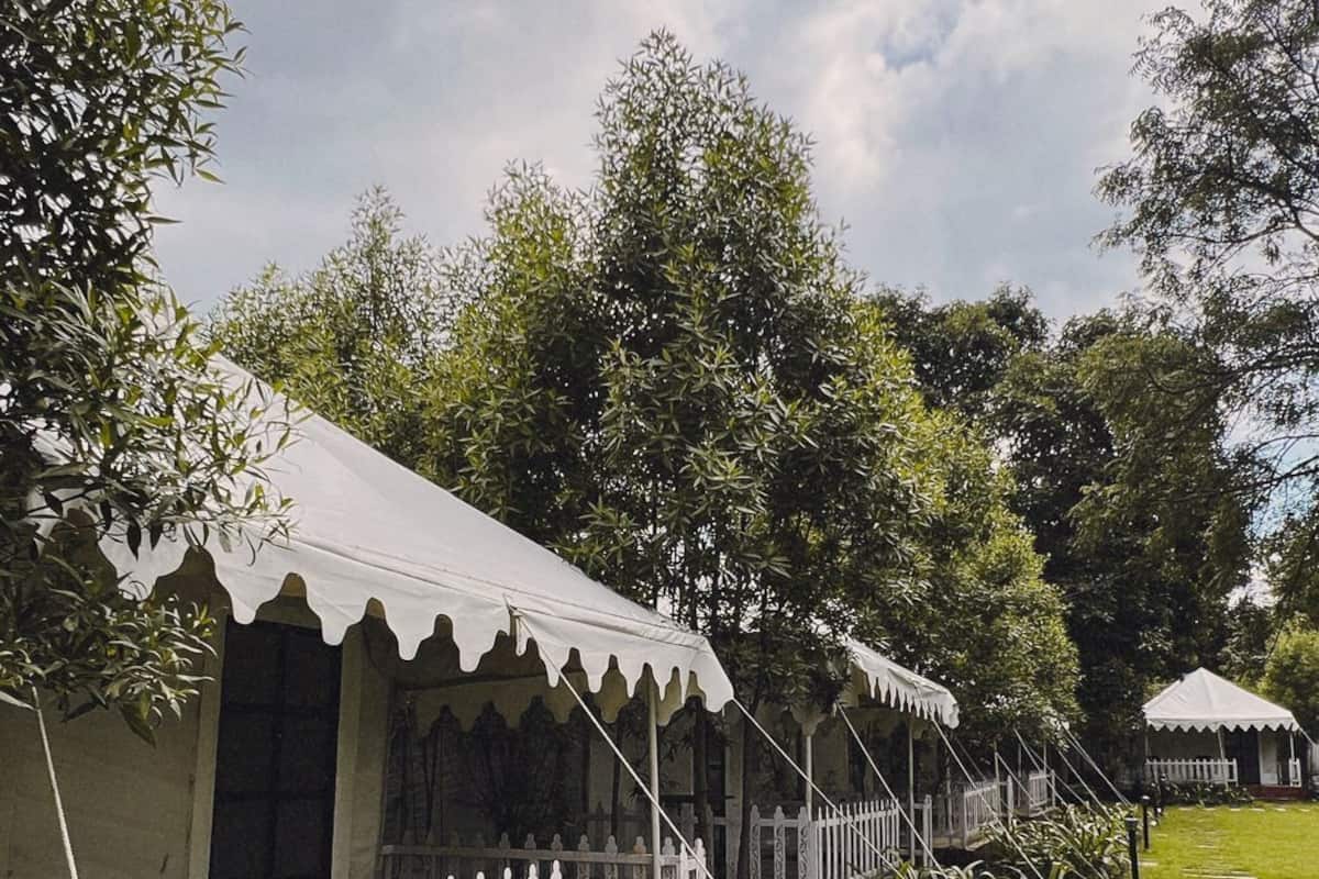 Chambre Deluxe, vue lac | Ameublement personnalisé, espace de travail pour ordinateur portable