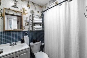 تجهيزات دش، مجففات شعر، مناشف