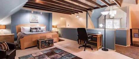 4 bedrooms, desk, iron/ironing board, WiFi