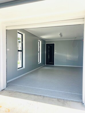 Interior - LUXE NOOSA OASIS , 5 min to Hastings street, beach,magnesium pool,Spacious 4 bed (Noosa Heads)