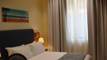 Standard Studio | In-room safe, blackout drapes, soundproofing, iron/ironing board