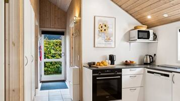 Réfrigérateur, micro-ondes, four, lave-vaisselle