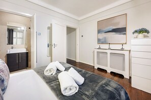 Spa - The Buckingham Palace Experience - 2 Bedroom Charm (Greater London)