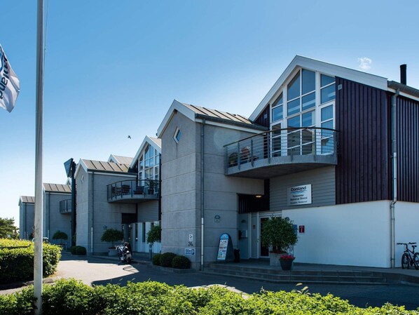 Apartment | Exterior - 6 Person Holiday Home in Glesborg (Glesborg)