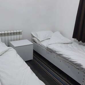 Shared Dormitory, Patio, Garden View | Soundproofing, free WiFi - Hostel Karadeniz ok (Tashkent)