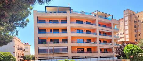Apartment, 2 Bedrooms, Accessible, Balcony | Exterior