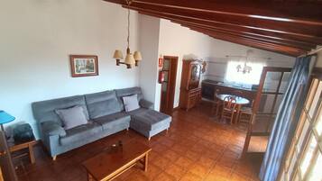 Bungalow | Living room | DVD player