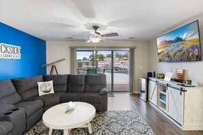 TV - Lakefront Condo with Boat Slip (Osage Beach)