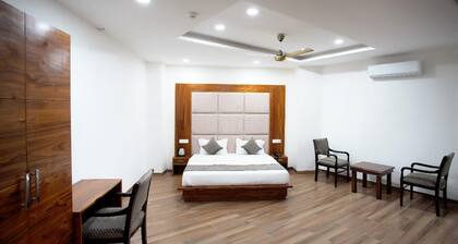 Goroomgo Sunroof Hotel & Banquet