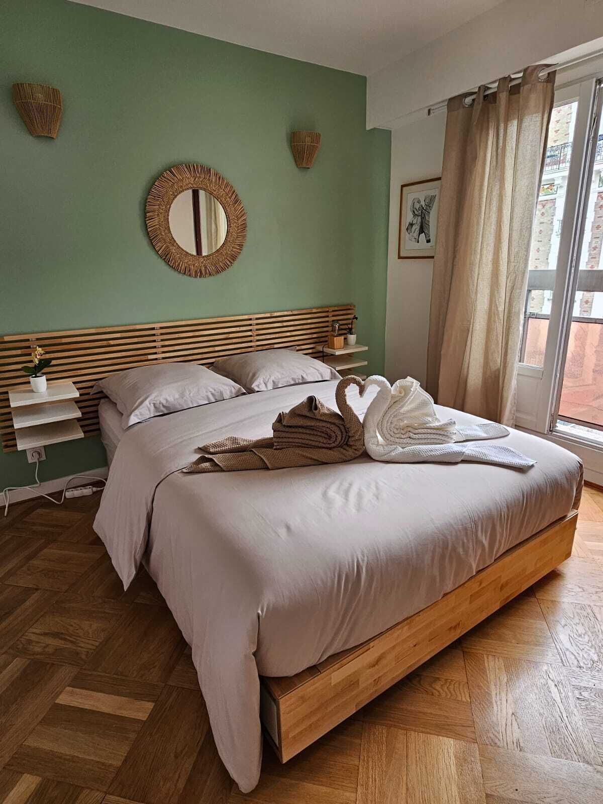 3 chambres, fer et planche à repasser, Wi-Fi, draps fournis