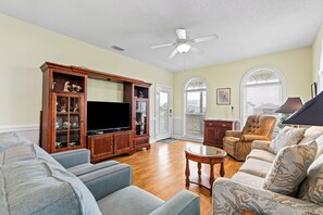 Smart TV - Gulf-Front Community Duplex across from the beach (Dauphin Island)