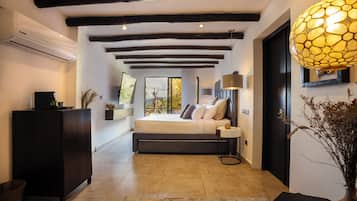 Suite romantique, vue sur le jardin | 1 chambre, draps en coton égyptien, literie de qualité, minibar