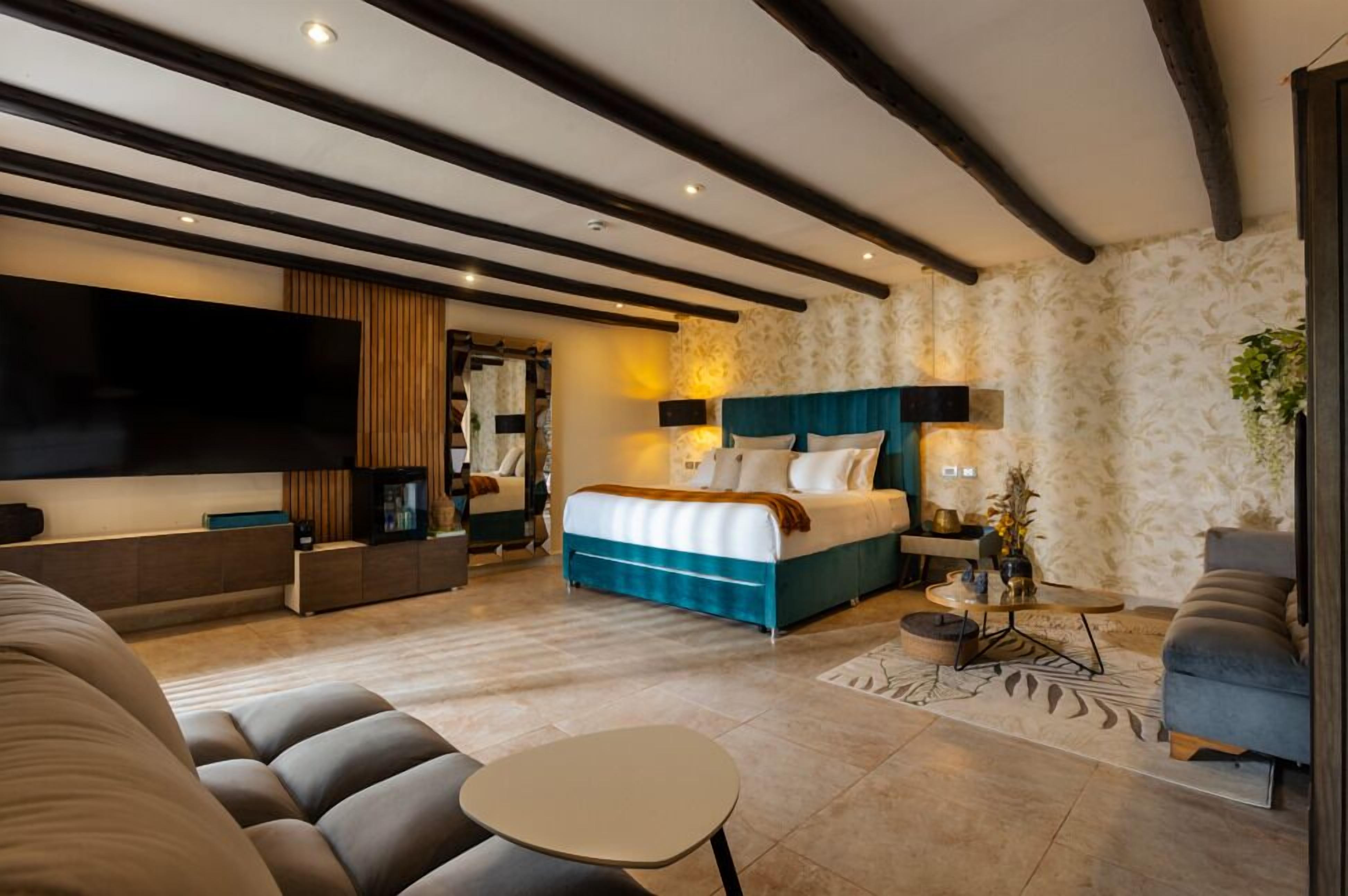 Svit Comfort - balkong - utsikt mot innergården | Egyptiska bomullslakan, sängtillbehör av högsta kvalitet och duntäcken