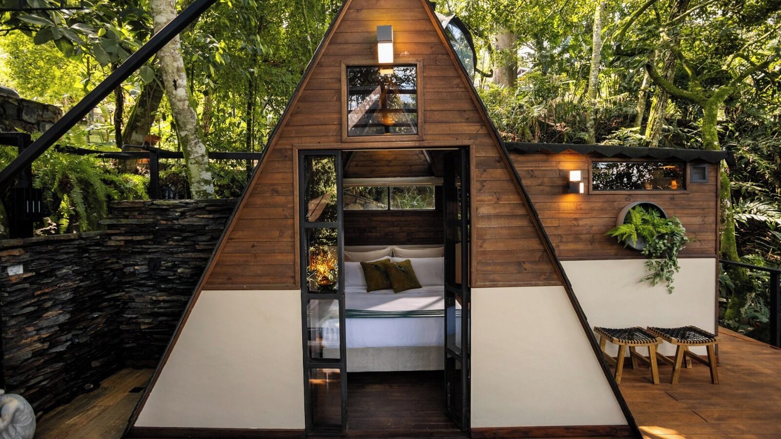 Stuga Deluxe - uteplats - utsikt mot bergen | Egyptiska bomullslakan, sängtillbehör av högsta kvalitet och duntäcken