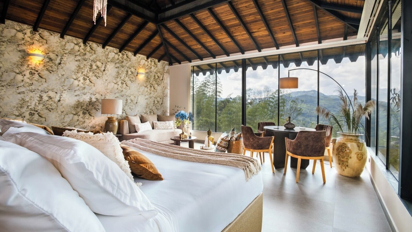 Suíte com design assinado, vista para o jardim | Roupas de cama de algodão egípcio, roupas de cama premium