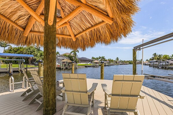 Terrace/patio - What a View -Gulf Access, Southern Exposure, Pool, Ping-Pong-Waterside Oasis - Roelens (Cape Coral)
