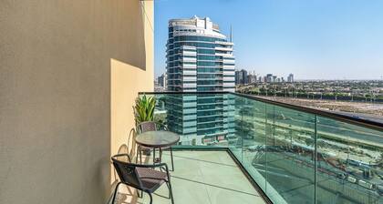 Lovely Studio with Pool and Gym