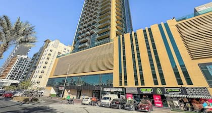 Lovely Studio with Pool and Gym