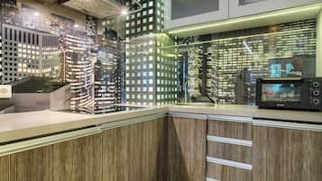 Apartment, Balcony | Private kitchenette | Electric kettle