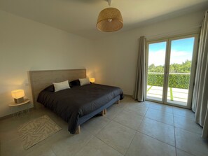 4 soverom, strykejern/-brett, wi-fi (inkludert) og sengetøy