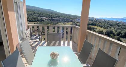 Deluxe Penthouse in Villa Ria with pool
