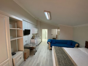 Basic Double or Twin Room, Balcony, City View
