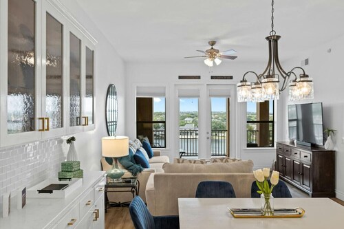 Luxe Waterfront Condo | Pool | Spa | Restaurant