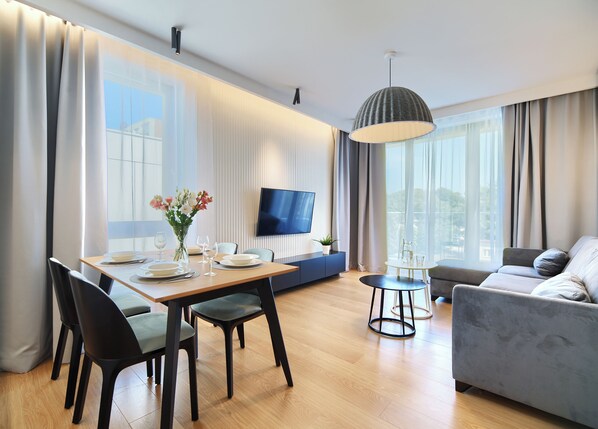 公寓, 阳台 | 客厅 | 平板电视