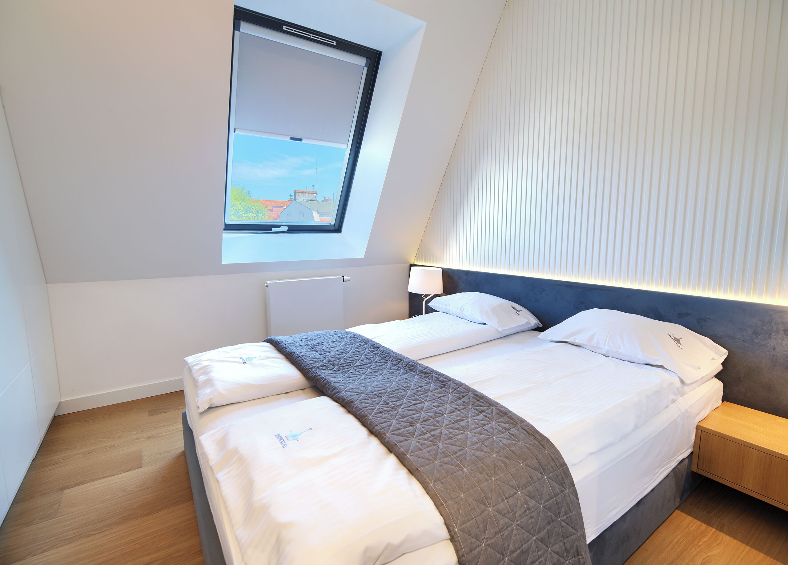 2 habitaciones, tabla de planchar con plancha y wifi gratis 