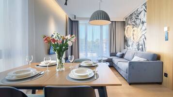 Departamento, balcón | Sala de estar | Televisión de pantalla plana