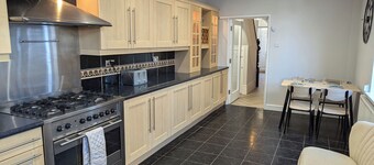 Spacious Family Holiday Home in Porthcawl