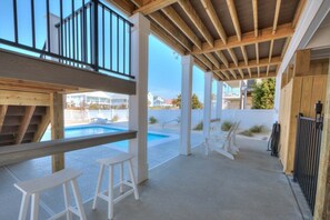 Terrace/patio - Bob's Legacy: Spacious 5BR, 5BA oceanview home in Oak Island, sleeps 17. (Oak Island)